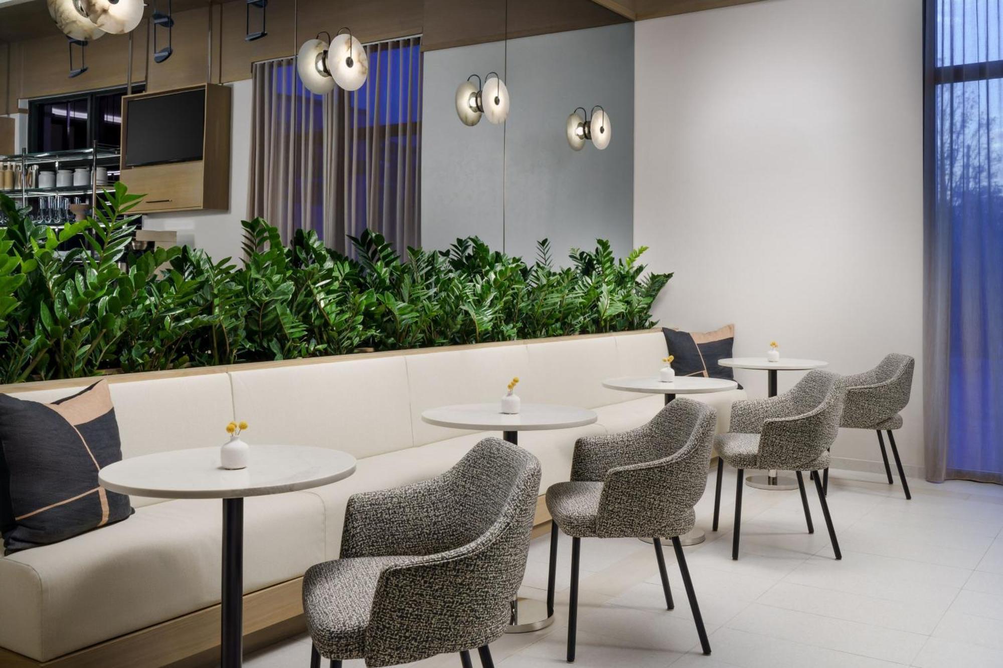 Ac Hotel By Marriott Naples 5Th Avenue ภายนอก รูปภาพ