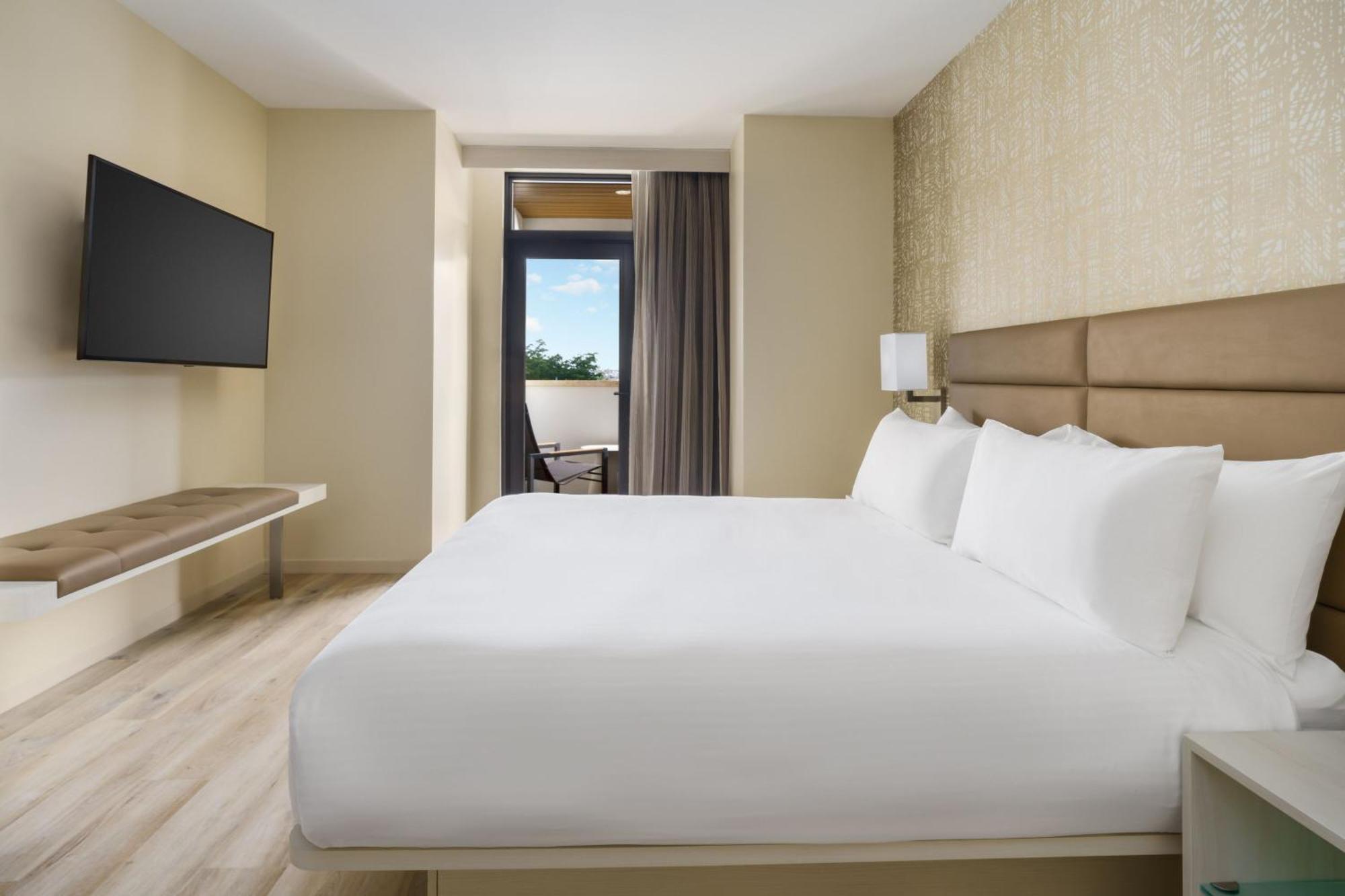 Ac Hotel By Marriott Naples 5Th Avenue ภายนอก รูปภาพ