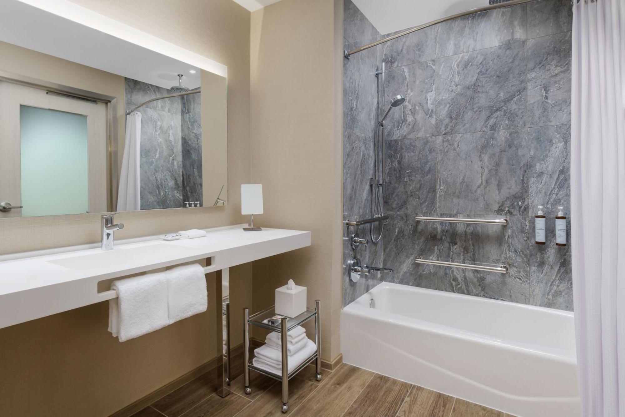 Ac Hotel By Marriott Naples 5Th Avenue ภายนอก รูปภาพ