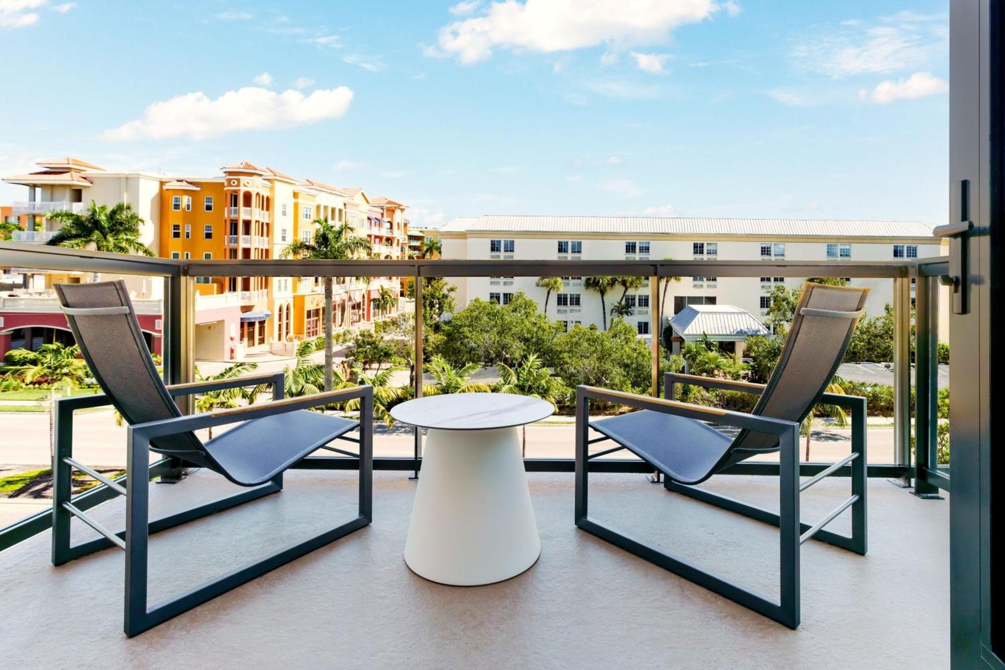 Ac Hotel By Marriott Naples 5Th Avenue ภายนอก รูปภาพ