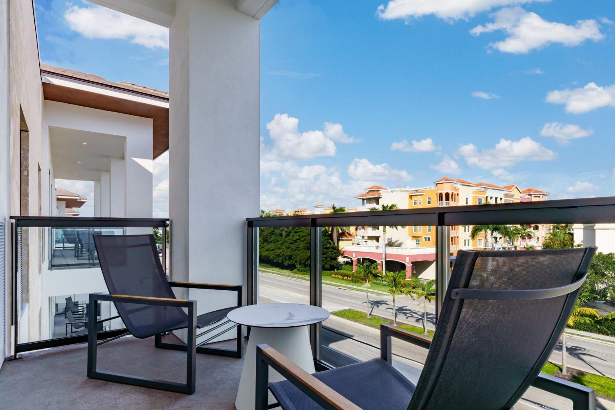 Ac Hotel By Marriott Naples 5Th Avenue ภายนอก รูปภาพ