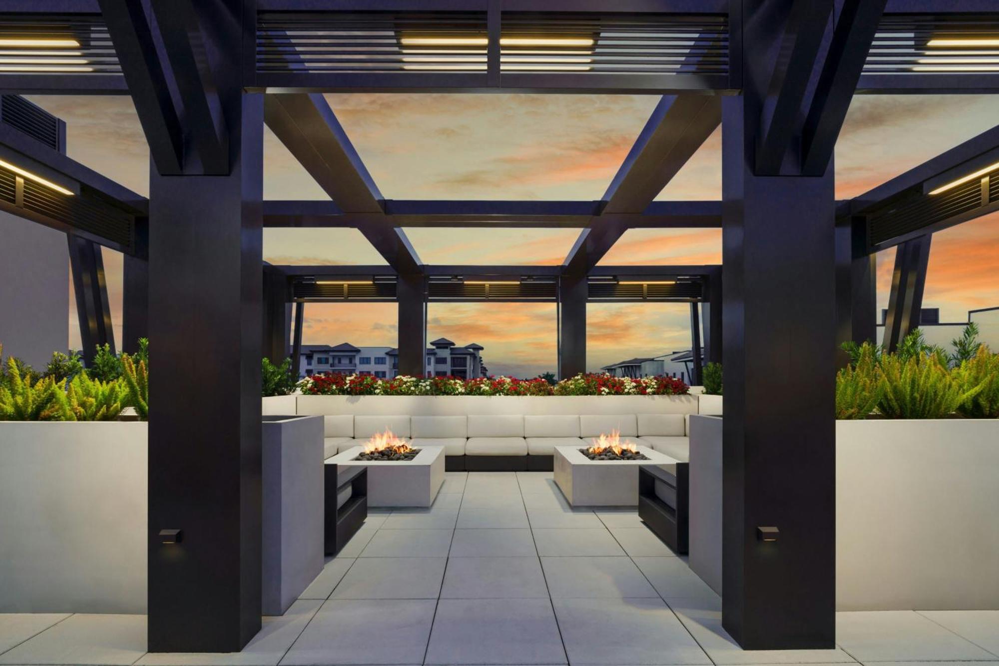 Ac Hotel By Marriott Naples 5Th Avenue ภายนอก รูปภาพ